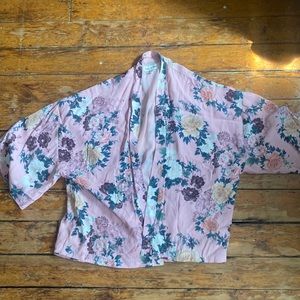 Pink floral kimono style top/cardigan